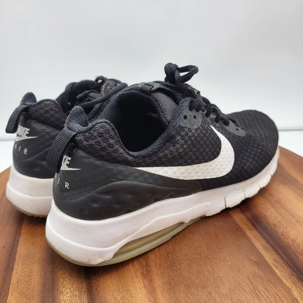 Nike‎ Air Max Motion Running Shoes Mens Size 8.5 Black White 833260-010 Shoes